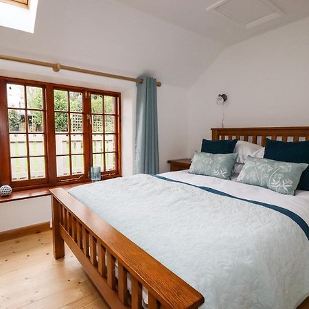 Little Orchard Barn Villa Сейнт Остел Екстериор снимка
